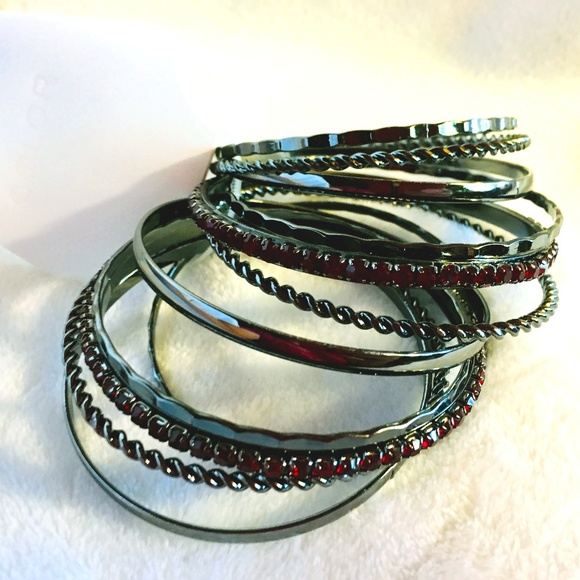 Bangle Bracelets 7" Metal with Garnet gemstones - Picture 2 of 8